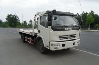 東風(fēng)多利卡道路清障車東風(fēng)一拖二故障車輛拖車圖片生產(chǎn)廠家