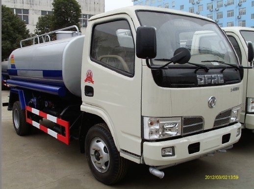 哪里有賣小型灑水車 小型噴灑水車報價 小型灑水車圖片 灑水車價格