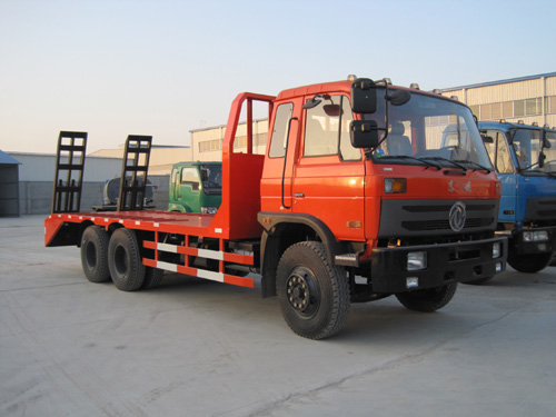 楚風(fēng)后雙橋平板拖車 挖機(jī)拖車 平板運(yùn)輸車 鉤機(jī)拖板車 廠家直銷最低