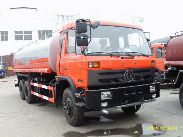 威海市大型灑水車 東風(fēng)后八輪噴灑水車 日照市后雙橋?yàn)⑺?專用水車