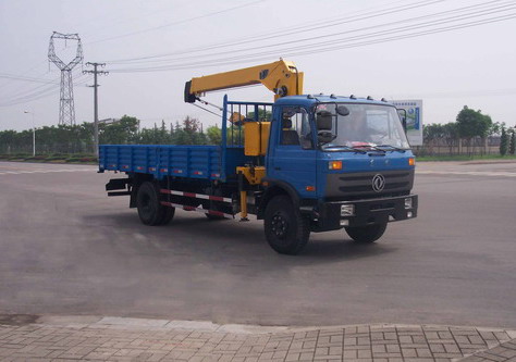 新疆喀什隨車吊價(jià)格 東風(fēng)單橋隨車吊廠家