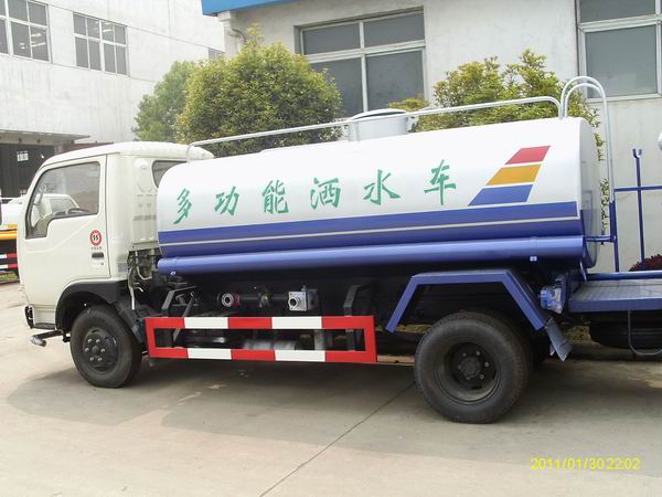 安康供應(yīng)小型5噸灑水車(chē)廠家 東風(fēng)福瑞卡小型灑水車(chē)廠家直銷(xiāo)價(jià)格參數(shù)