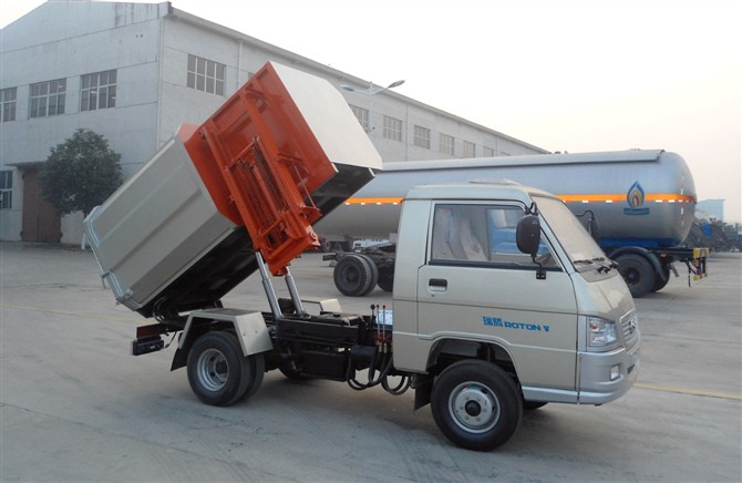 湖北-石首市供應(yīng)掛桶式垃圾車 街道倒垃圾用的垃圾車配置參數(shù)