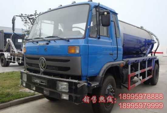 東風(fēng)145吸污車1