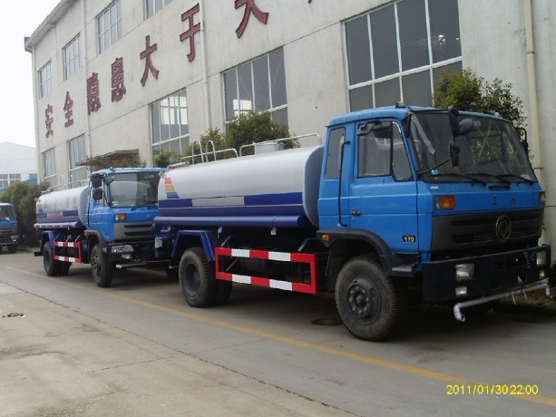 東風(fēng)10噸綠化灑水車 東風(fēng)園林綠化噴灑水車 哪里有公園社區(qū)噴灑水車