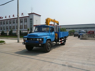 倉庫用的隨車起重車、建筑工地上用的隨車吊。最好的140尖頭隨車廠家