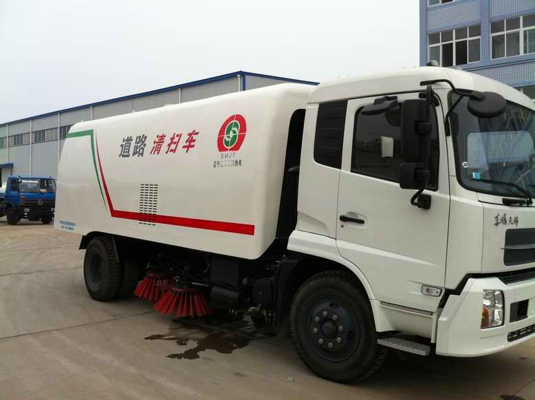 東風天錦道路清掃車價格_東風掃路車多少錢_道路環(huán)保清掃車配置