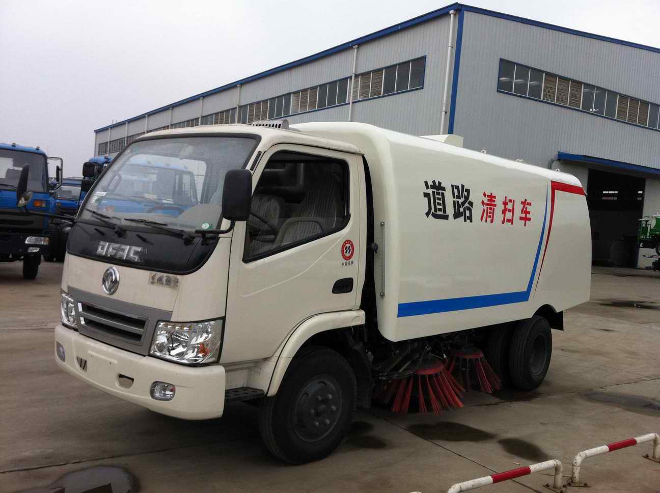 3噸掃路車/東風小型掃路車