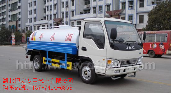 濟(jì)寧 哪里有環(huán)衛(wèi)灑水車賣 園林綠化灑水車 運(yùn)水車 多功能灑水車