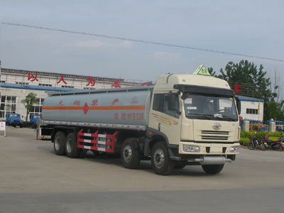 解放前四后八運油車