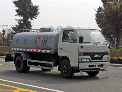 遼寧本溪市東風(fēng)園林綠化灑水車  前四后八灑水車  小三軸灑水車