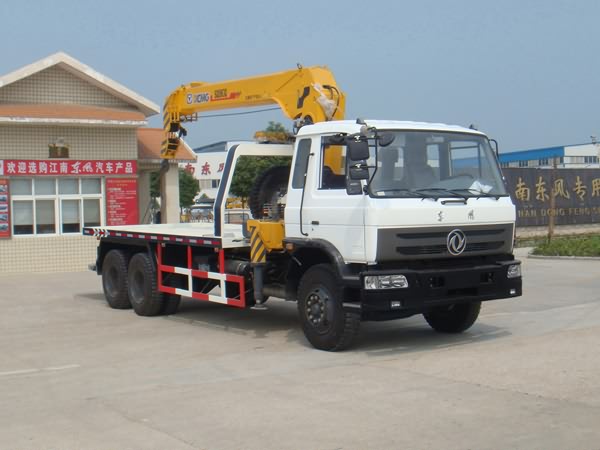 JDF5230TQZE型東風(fēng)后雙橋平板帶隨車吊清障車圖片配置價格