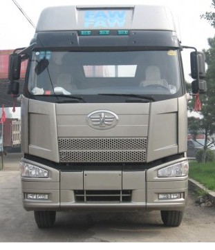 J6重卡 370馬力 6X4 牽引車(CA4250P66K24T1