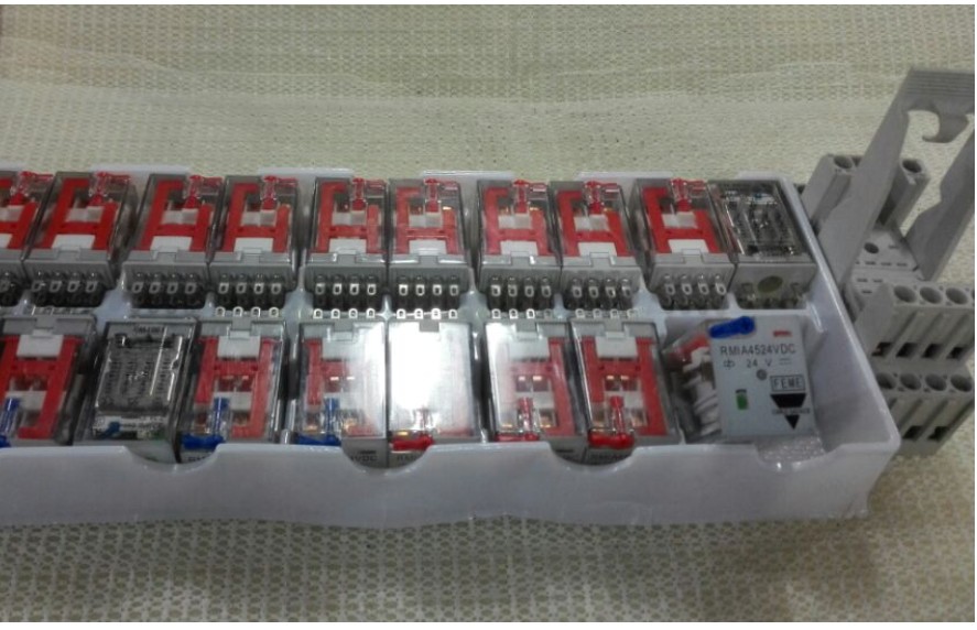 CARLO GAVAZZI јg^RMIA21024VDC