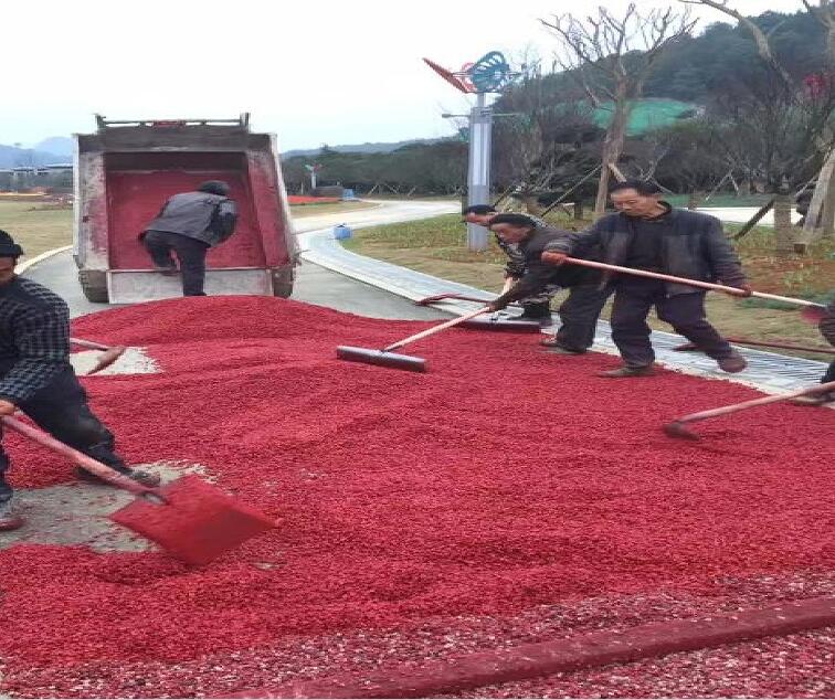 透水混凝土專用膠結劑是以多種助劑組成，以高強度的硅酸鹽水泥為基