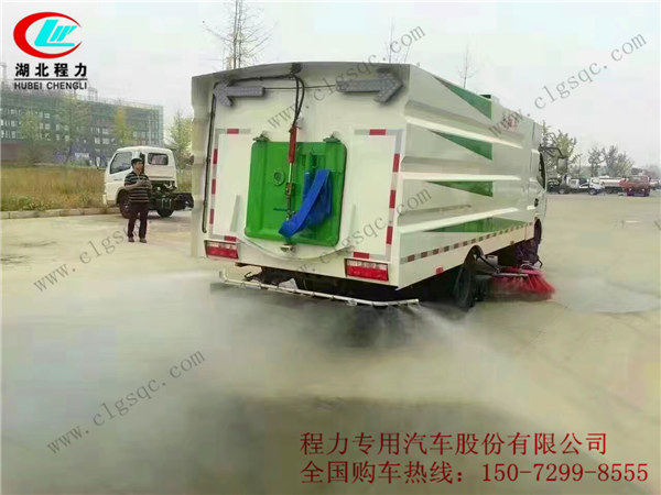 小區(qū)道路清掃車質(zhì)優(yōu)價(jià)廉，品質(zhì)卓越