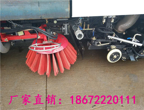 福田小卡掃路車(chē)資料簡(jiǎn)介大型洗掃車(chē)多少錢(qián)