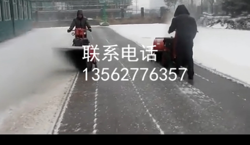 新疆地區(qū)冬季路面清雪機(jī) 手推式掃雪機(jī)