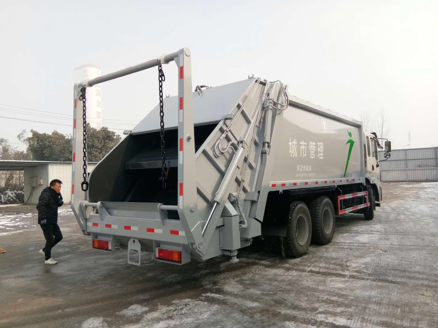 東風12噸壓縮垃圾車