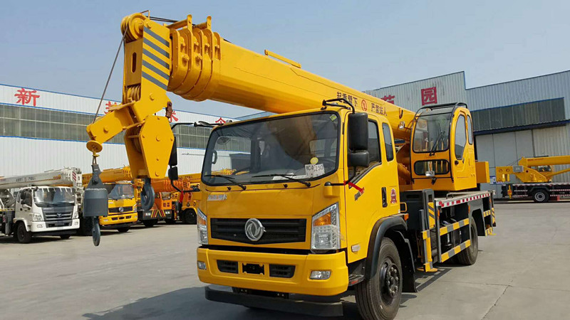 東風(fēng)汽車吊車16噸吊車山東吊車生產(chǎn)廠家高空作業(yè)車