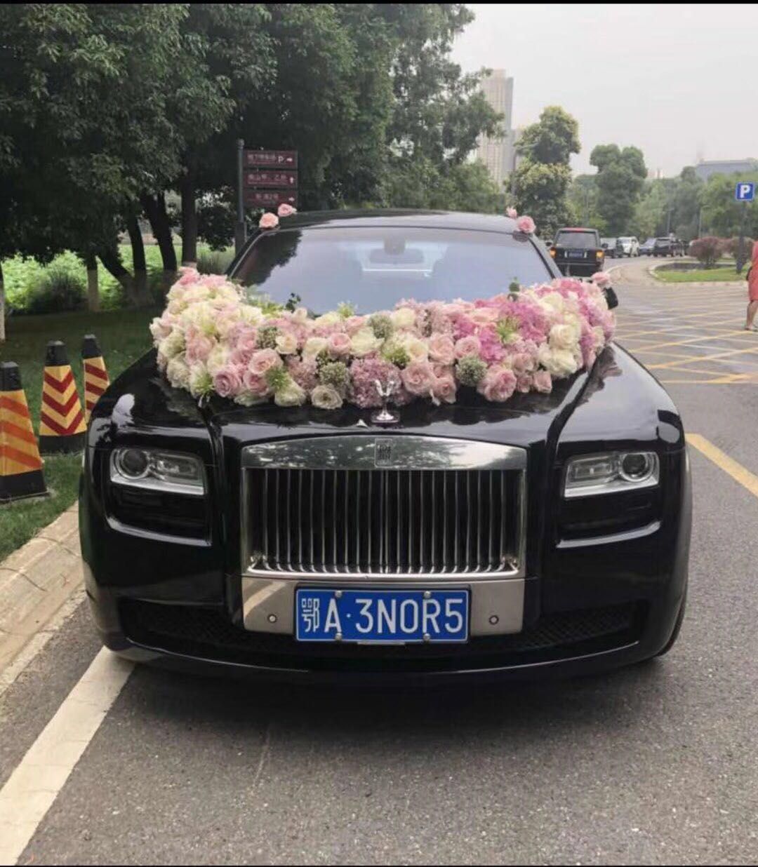 婚禮租車(chē)完美婚禮需要一隊(duì)美麗的婚車(chē)大唐朝租車(chē)為你服務(wù)