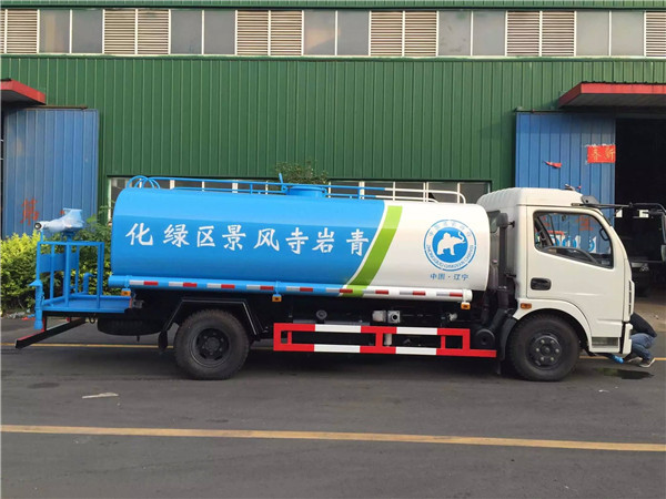 正宗國五灑水車6缸機灑水車