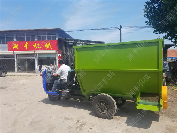 自動撒料車 牛羊撒料機