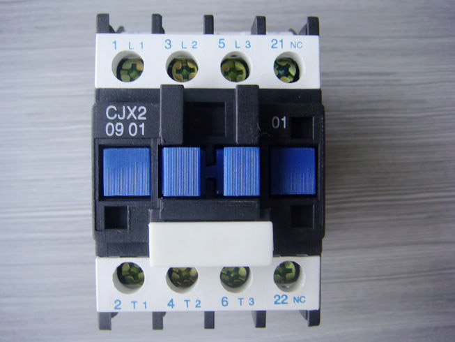 上德誠招代理交流接觸器（LC1）CJX2-0901 220V 380V等 銀點(diǎn)