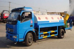 農(nóng)藥噴灑車，白蟻噴藥車，園林噴藥車www.eszyc.com