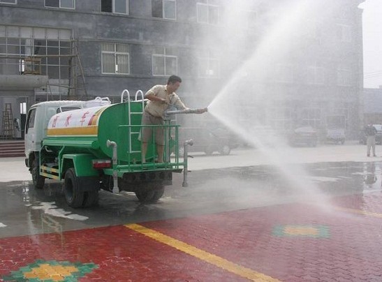 山西東風(fēng)福瑞卡噴水車/陜西東風(fēng)福瑞卡運(yùn)水車價(jià)格