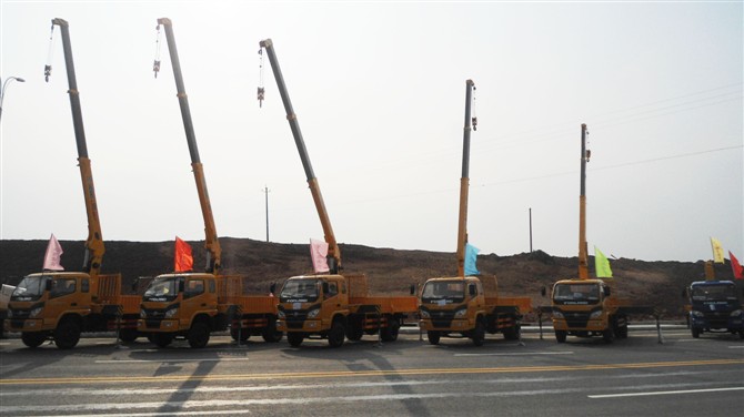 哪里有賣隨車吊8噸隨車現(xiàn)車，10噸隨車吊圖片，12噸隨車吊優(yōu)惠