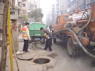 閔行區(qū)機(jī)械疏通各種凝難下水道老滬閔路化糞池清理