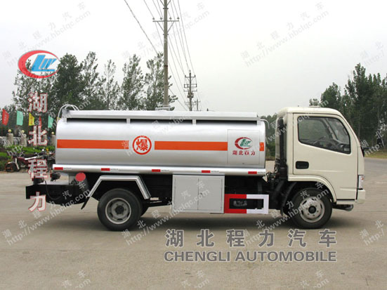 東風(fēng)福瑞卡3噸加油車(chē)5噸加油車(chē)廠家3噸加油車(chē)價(jià)格5噸加油車(chē)價(jià)格