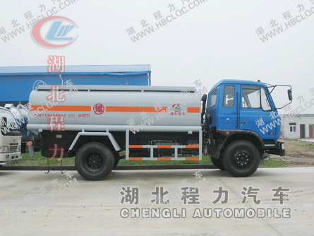 陜西神木哪里有加油車(chē)賣(mài) 多少錢(qián) 3噸5噸加油車(chē)廠家直銷(xiāo)