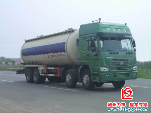 重汽豪沃8x4粉料物料運(yùn)輸車