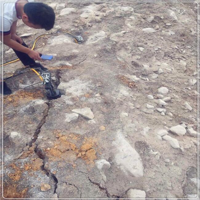 ?？谌齺嗢o態(tài)地基開挖分裂機(jī)廠家定做