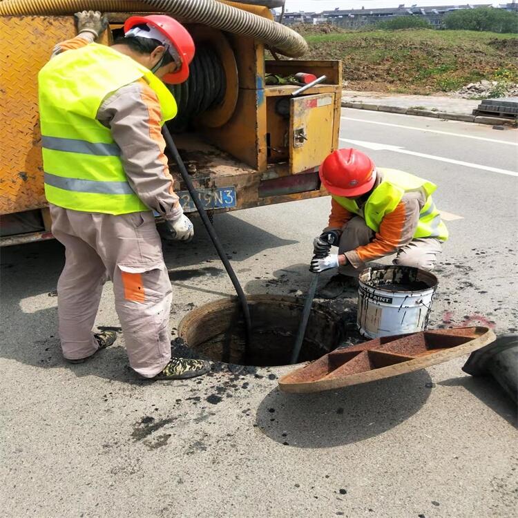 南京棲霞區(qū)萬(wàn)壽高壓疏通清洗管道 抽泥漿抽污水 暗渠清淤