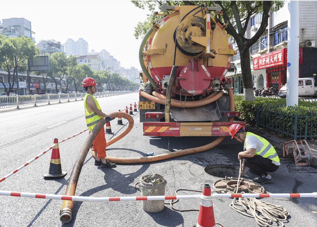 南京棲霞區(qū)管道疏通 污水隔油池清理 管道安裝 安全施工極速響應