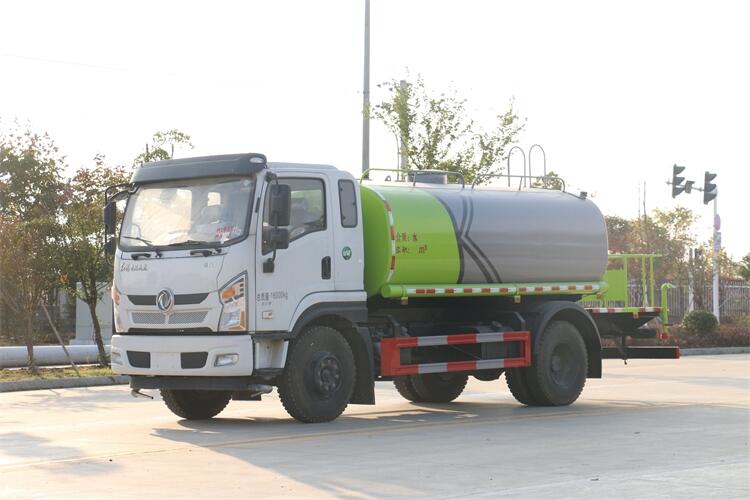 清河東風153灑水車哪里有賣,5噸小型灑水車