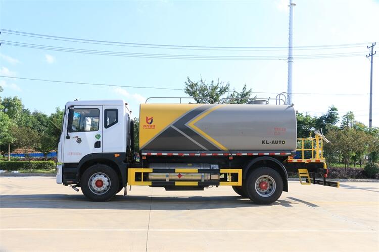 廣漢五立方灑水車銷售點|輕卡灑水車廠家  廠家精工品質(zhì)