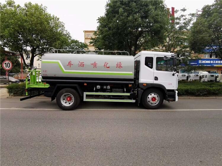 通遼10噸綠化灑水車(chē)哪里有賣(mài),湖北程力公司