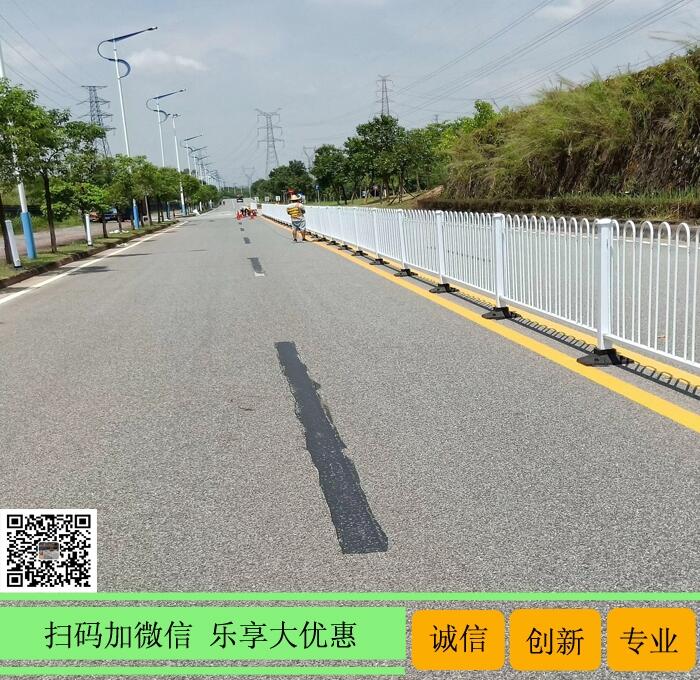 供應烤漆乙型護欄 交通防撞欄 深圳公路中心分隔欄價格