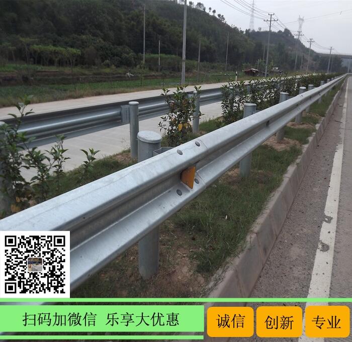 湛江雷州公路護(hù)欄 徐聞高速防撞欄 ?？卩l(xiāng)道波形護(hù)欄批發(fā)