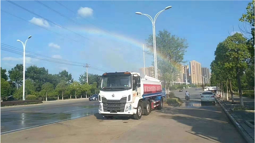 東風(fēng)柳汽乘龍18方灑水抑塵綠化噴灑車只選對的