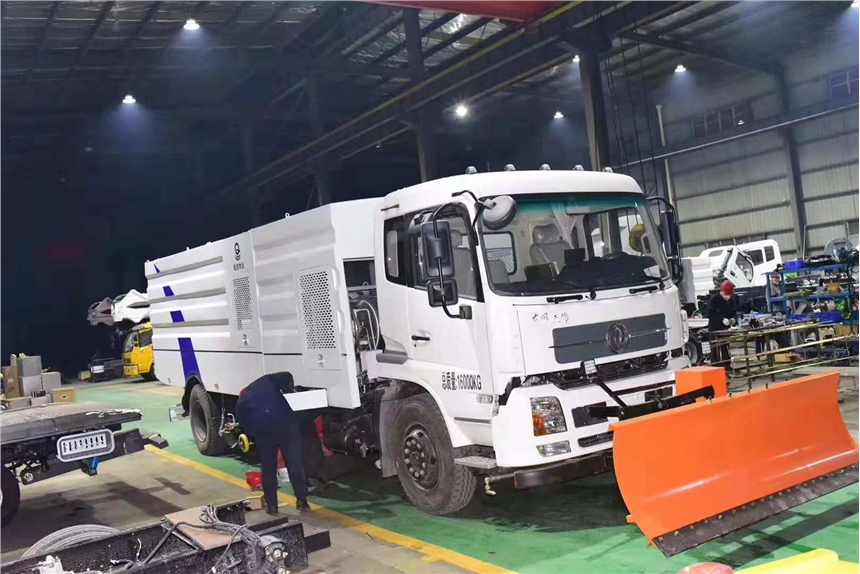 如皋鏟雪掃路車多少錢湖北園林綠化灑水車廠家