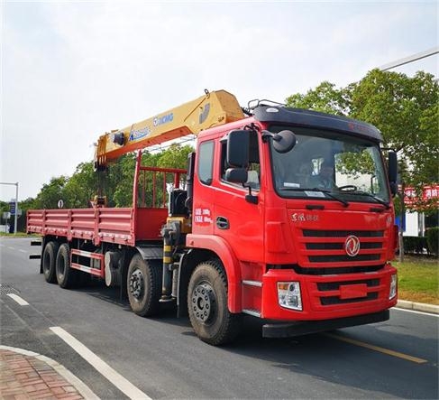 國六東風(fēng)牌隨車吊