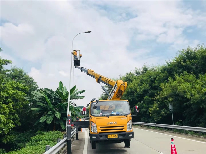 供應(yīng)龍湖區(qū)高空車出租，吊籃車出租，升降車出租