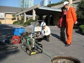 太原市高壓清洗車疏通清洗各種管道、化糞池清理 抽糞服務(wù)