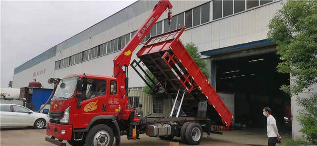 精選_153后橋縮短橋隨車吊重汽豪曼4500軸距隨車吊8噸吊機(jī)不超重