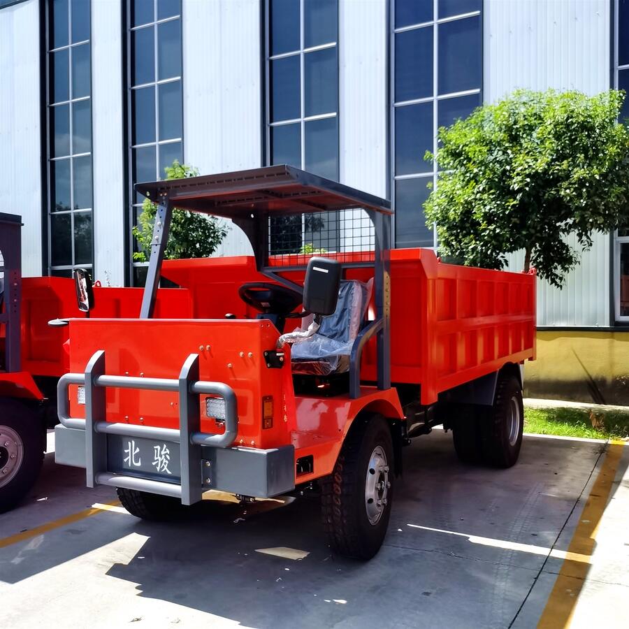 山東北駿拉礦石的翻斗車  四輪出渣翻斗車